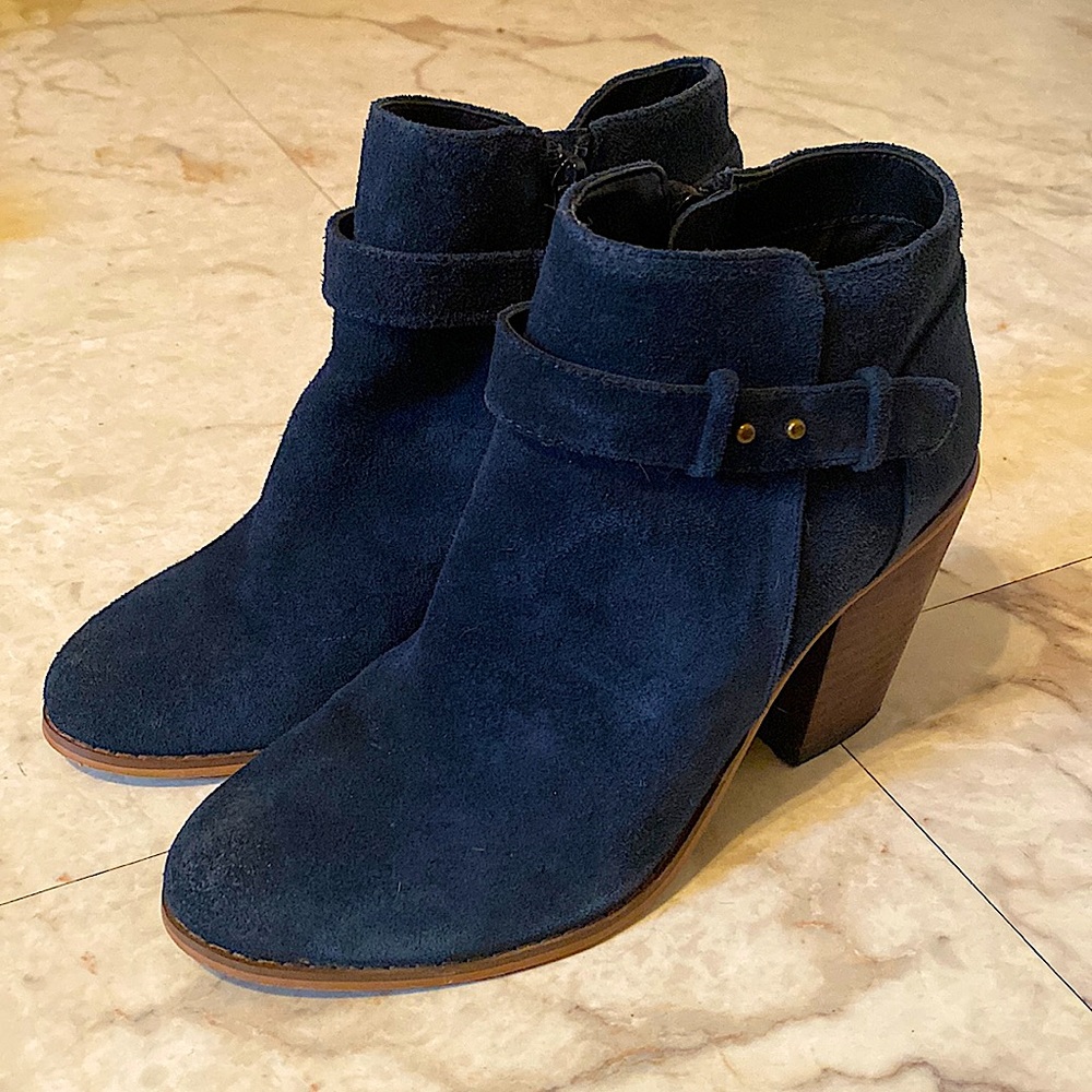 Sole/society botties
